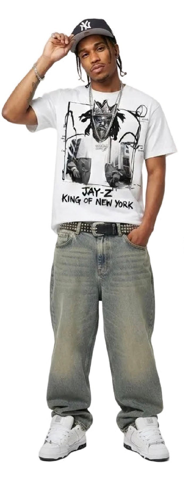 TOUR MERCH