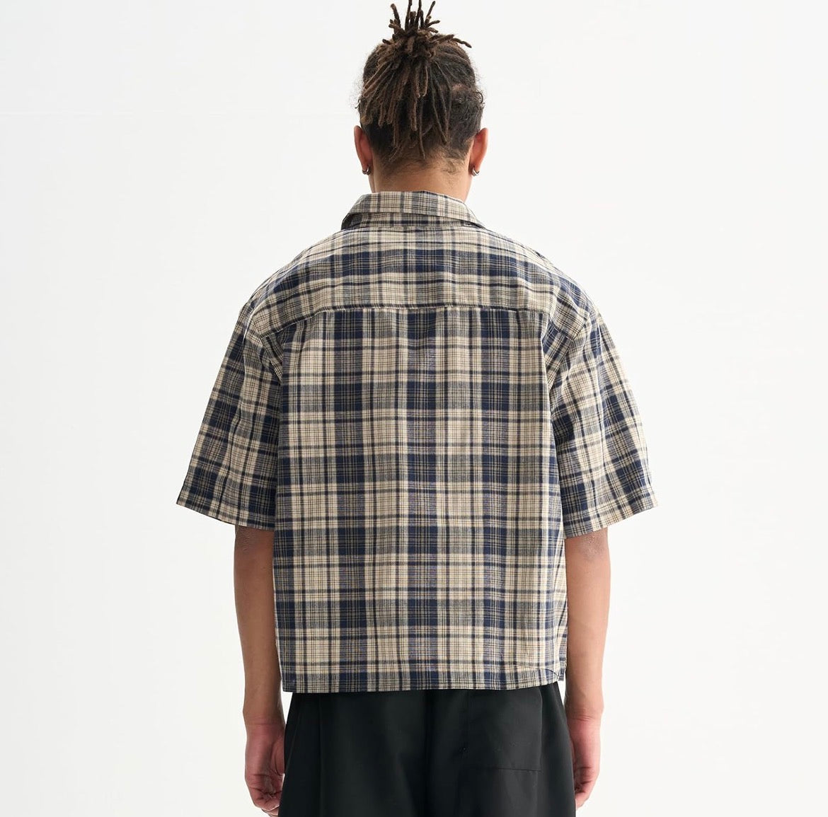 CROPPED SHORT SLEEVE BUTTON DOWN SHIRT