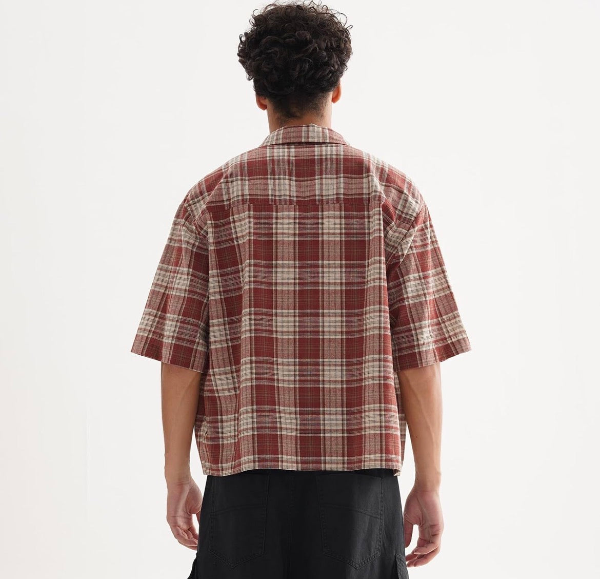 CROPPED SHORT SLEEVE BUTTON DOWN SHIRT